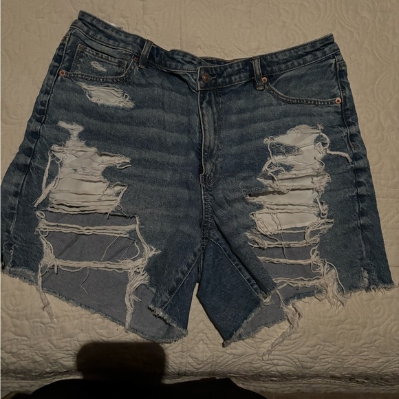 American Eagle Baggy Mom Short High Rise - Picture 1 of 3